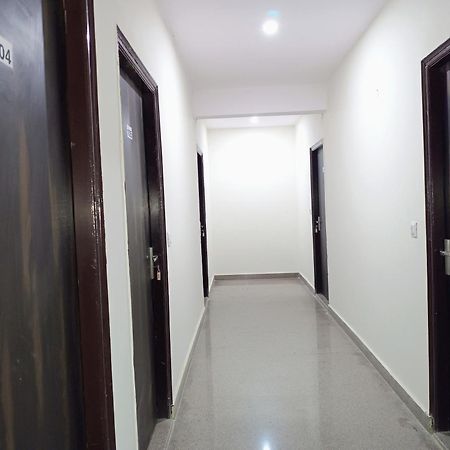 Hotel Krishna Tower Delhi  Eksteriør billede