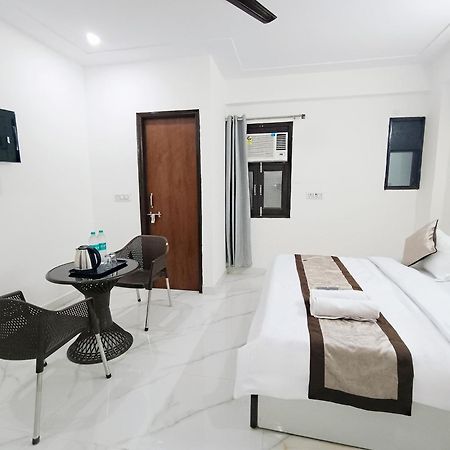 Hotel Krishna Tower Delhi  Eksteriør billede