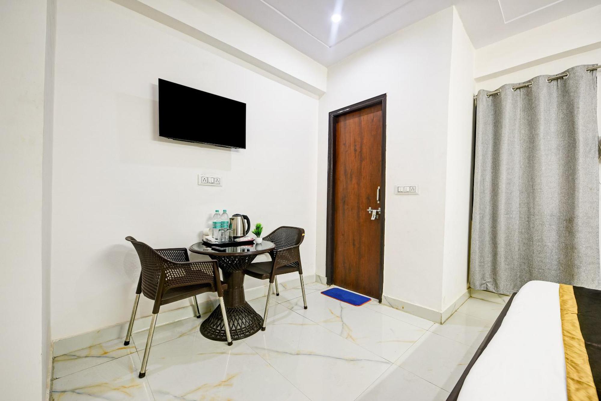 Hotel Krishna Tower Delhi  Eksteriør billede