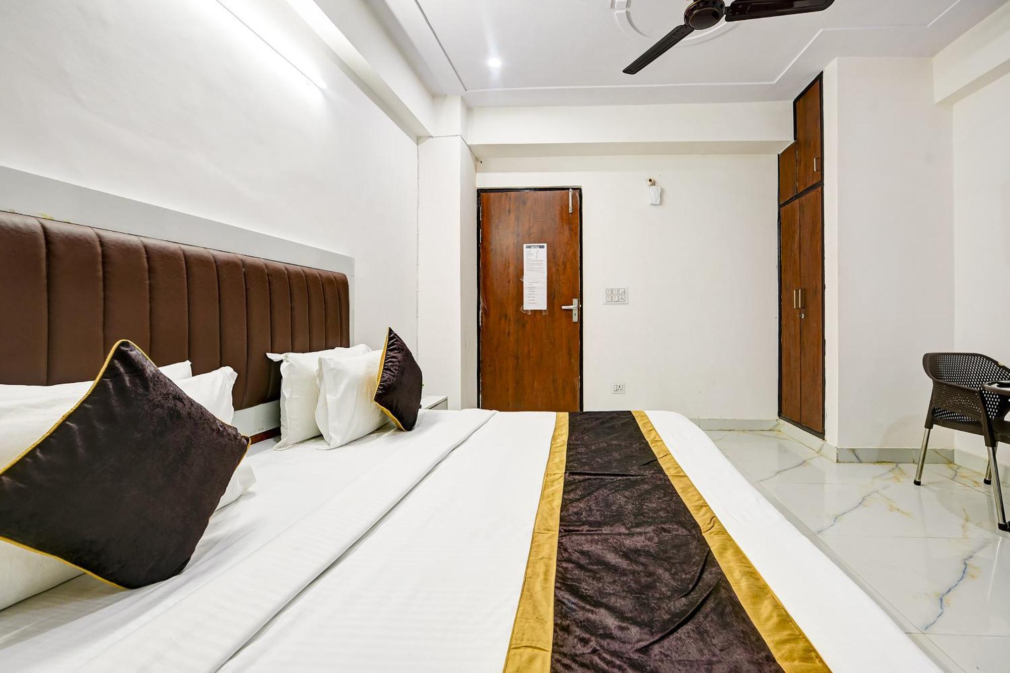 Hotel Krishna Tower Delhi  Eksteriør billede