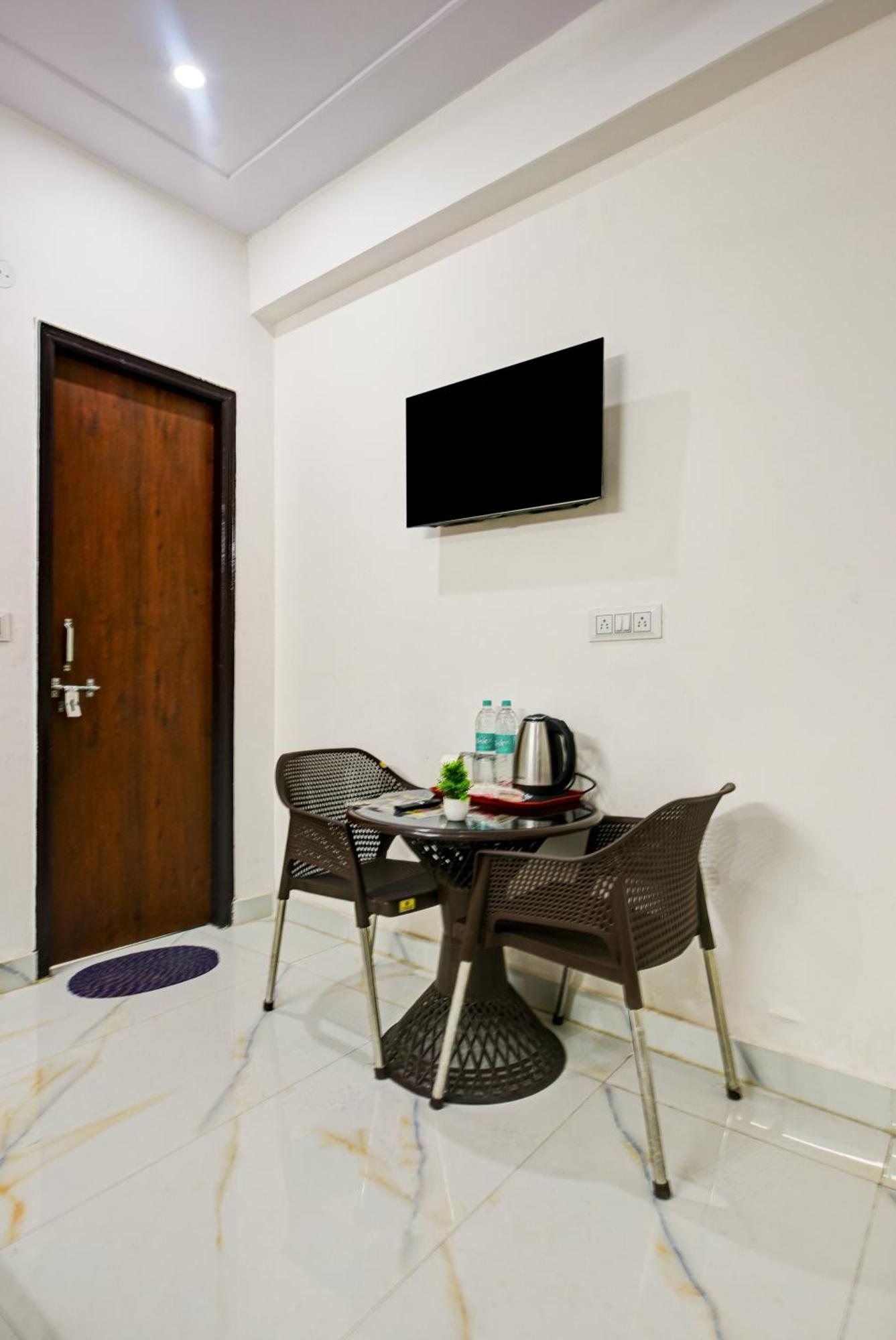 Hotel Krishna Tower Delhi  Eksteriør billede