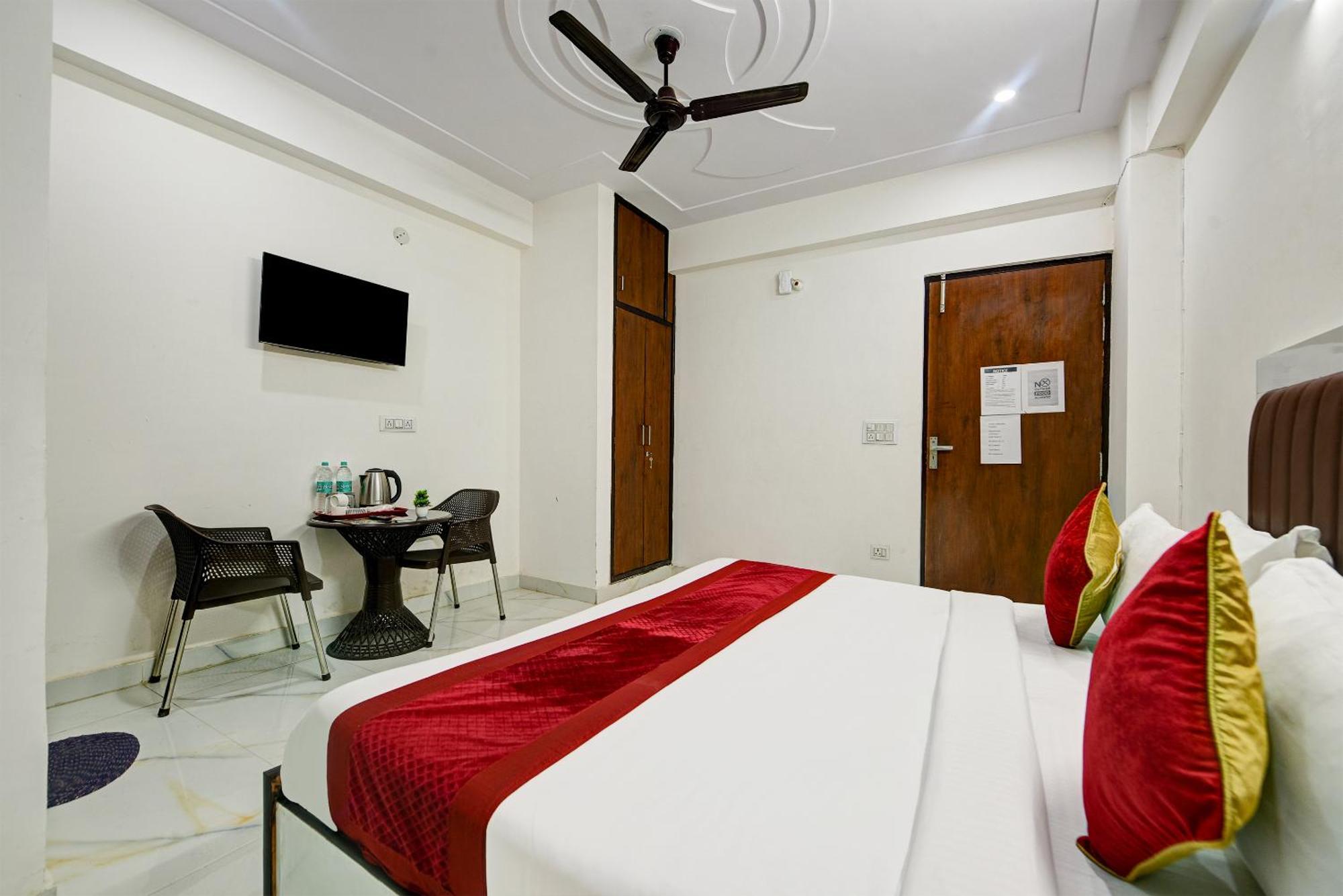 Hotel Krishna Tower Delhi  Eksteriør billede