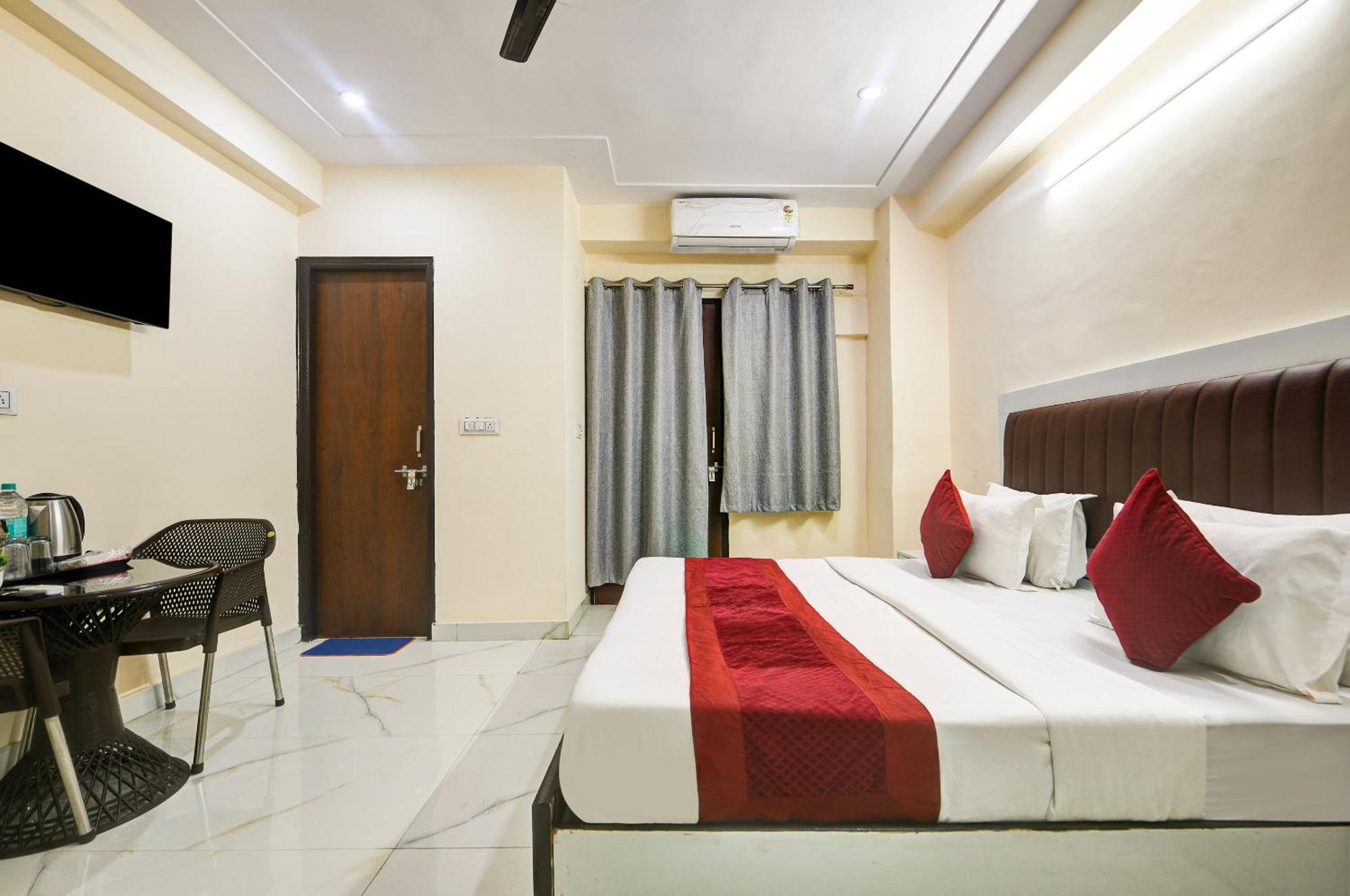 Hotel Krishna Tower Delhi  Eksteriør billede