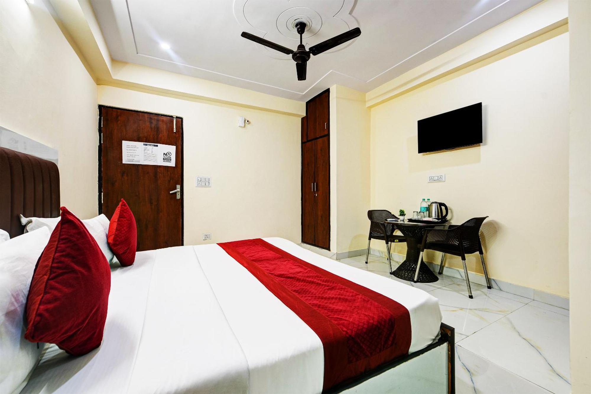 Hotel Krishna Tower Delhi  Eksteriør billede