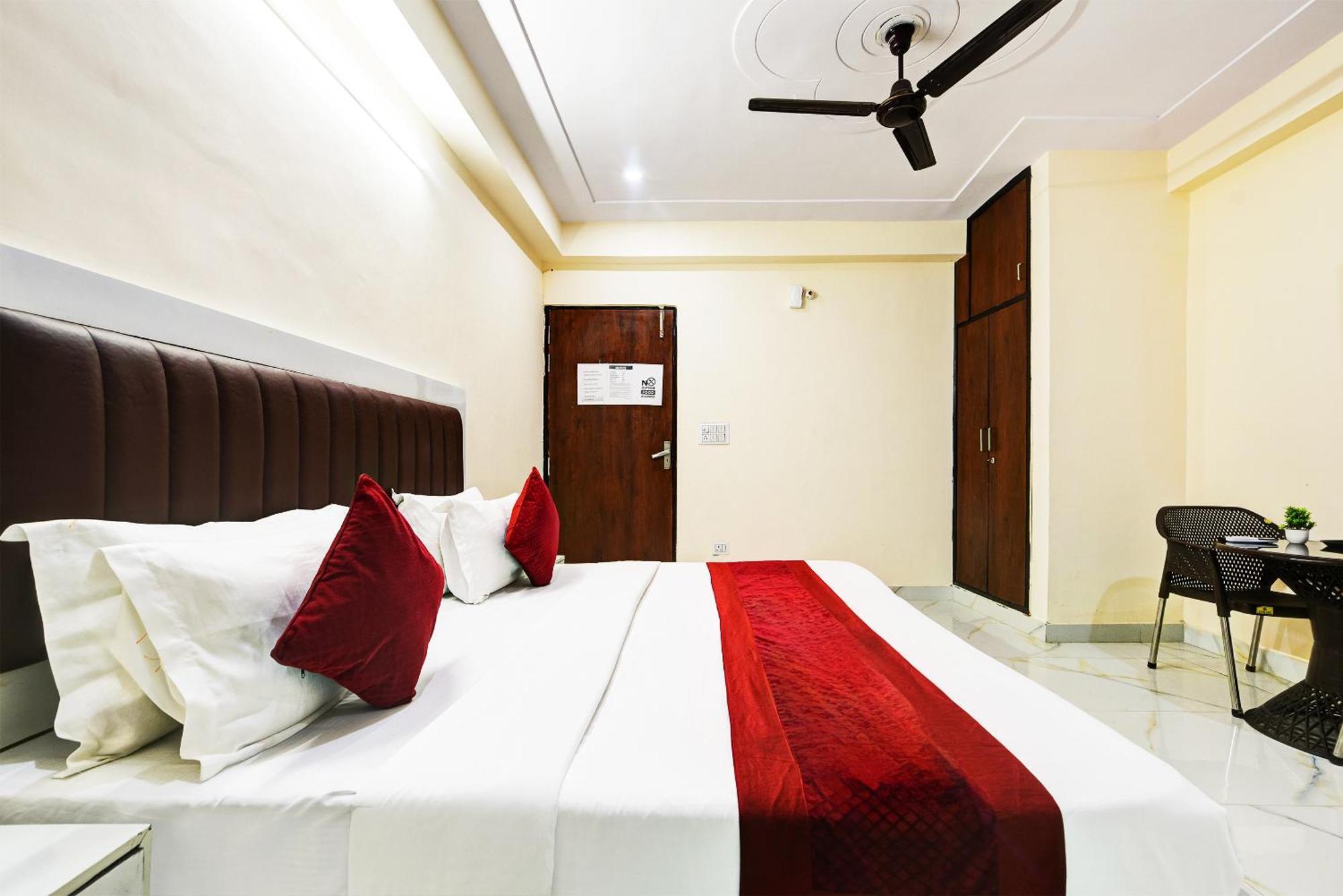 Hotel Krishna Tower Delhi  Eksteriør billede